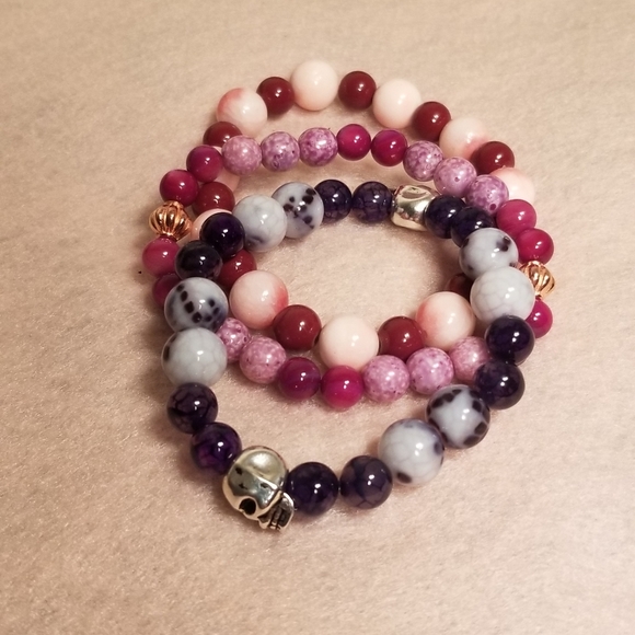Hand Crafted Jewelry - 🎉🎉 HP!! 💜 Pink and purple stretch bracelet set